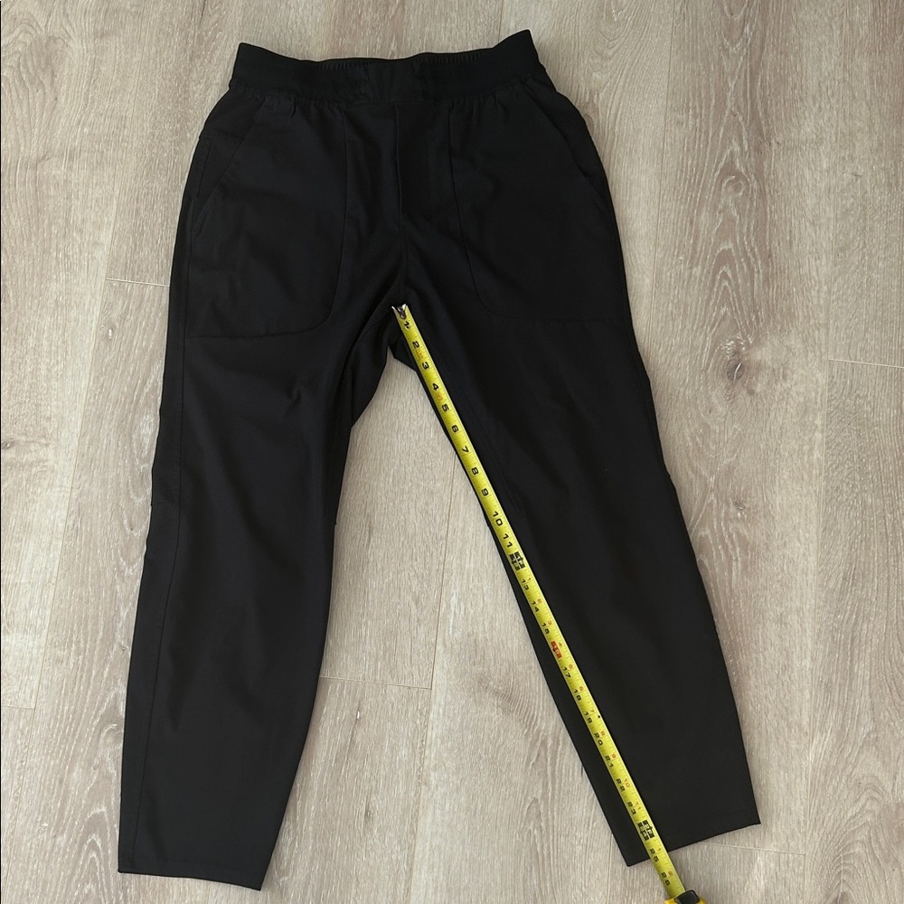 Men’s size small black pants with elastic waist tie 25”